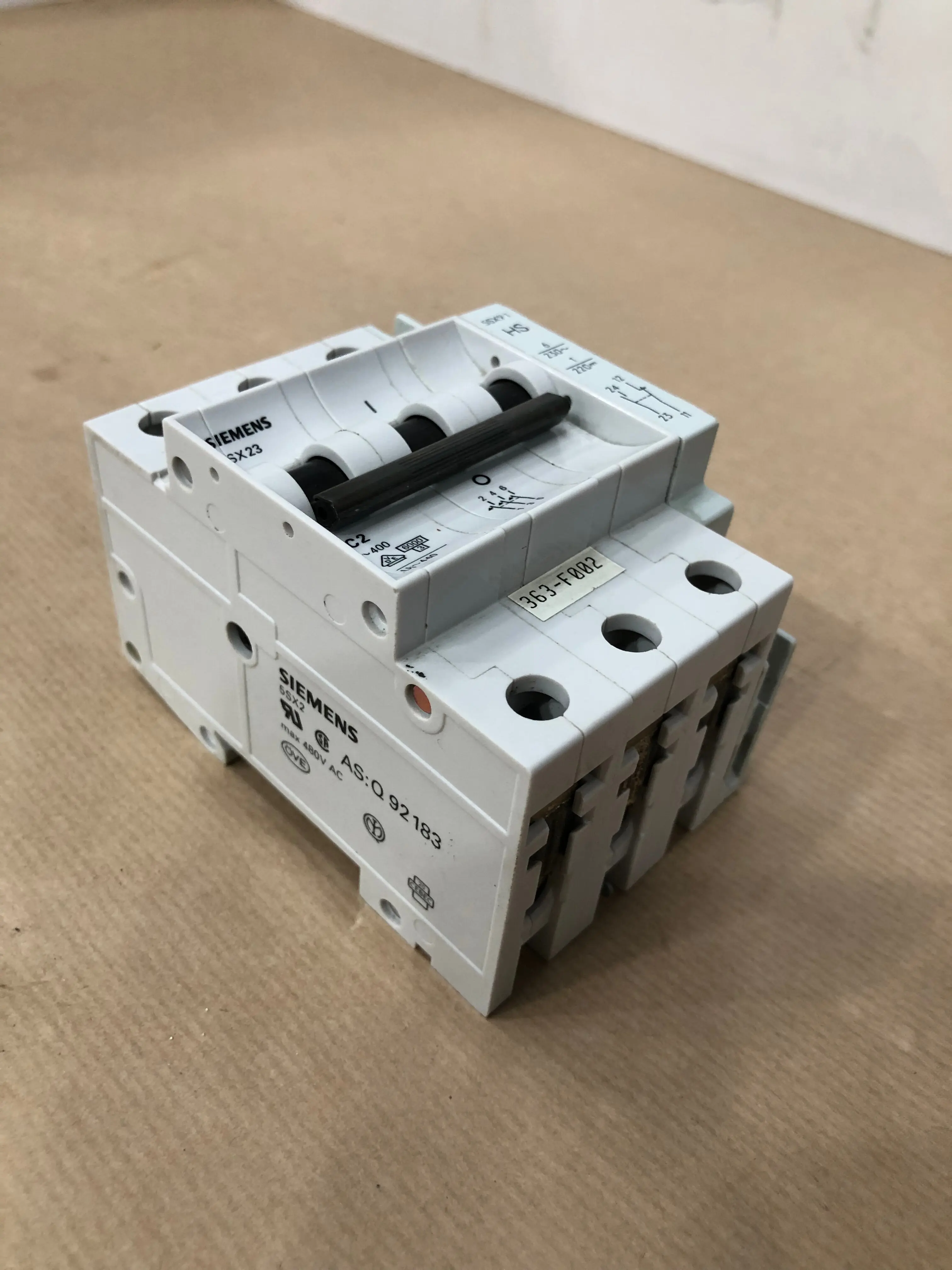 Выключатель SIEMENS 5SX23 C2