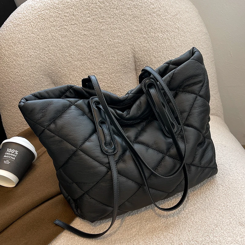 

Casual PU Leather Shoulder Bag Designer Padded Women Big Handbag Quilted Totes Warm 2022 Hit Shopper Winter Large Capacity