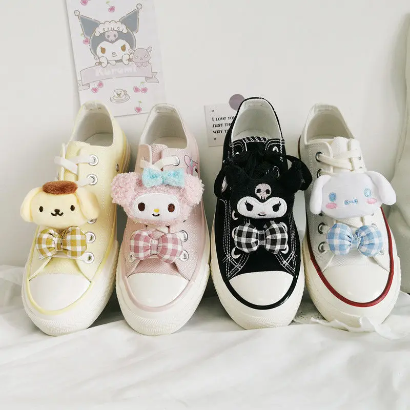 

Новинка, парусиновые туфли Sanrio Kawaii Mymelody Kuromi Cinnamoroll, Студенческая мультяшная повседневная обувь с низким верхом, милая Уличная обувь на плоской подошве для девочек