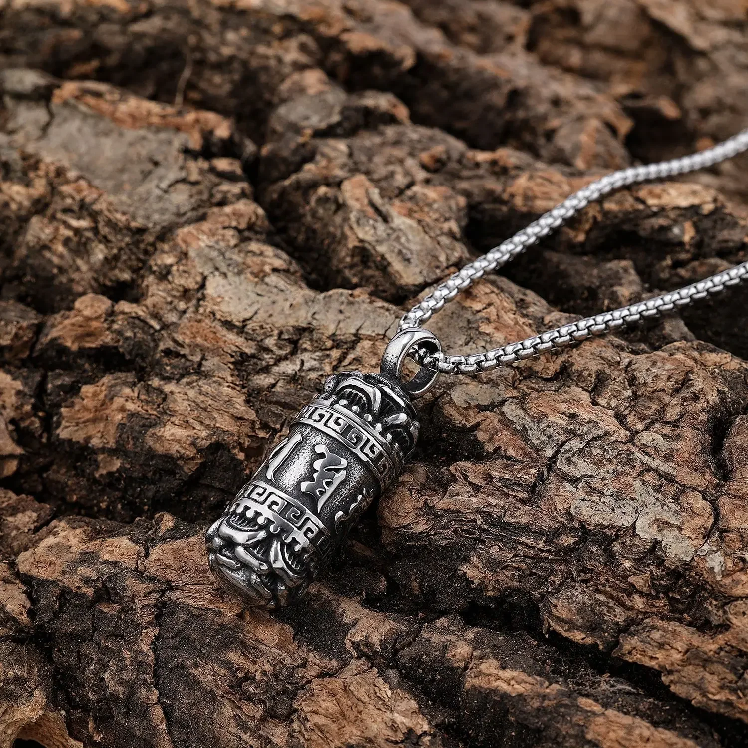 Открывающаяся цилиндрическая подвеска из нержавеющей стали Sanskrit для мужчин