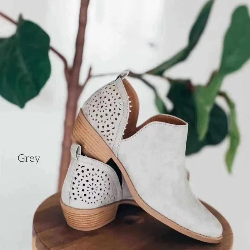 

Selling Ladies Classic Single Shoes Solid Color Large Size Hollow Heel Women Boot Pointed Toe British Chunky Heel Fashion Boots