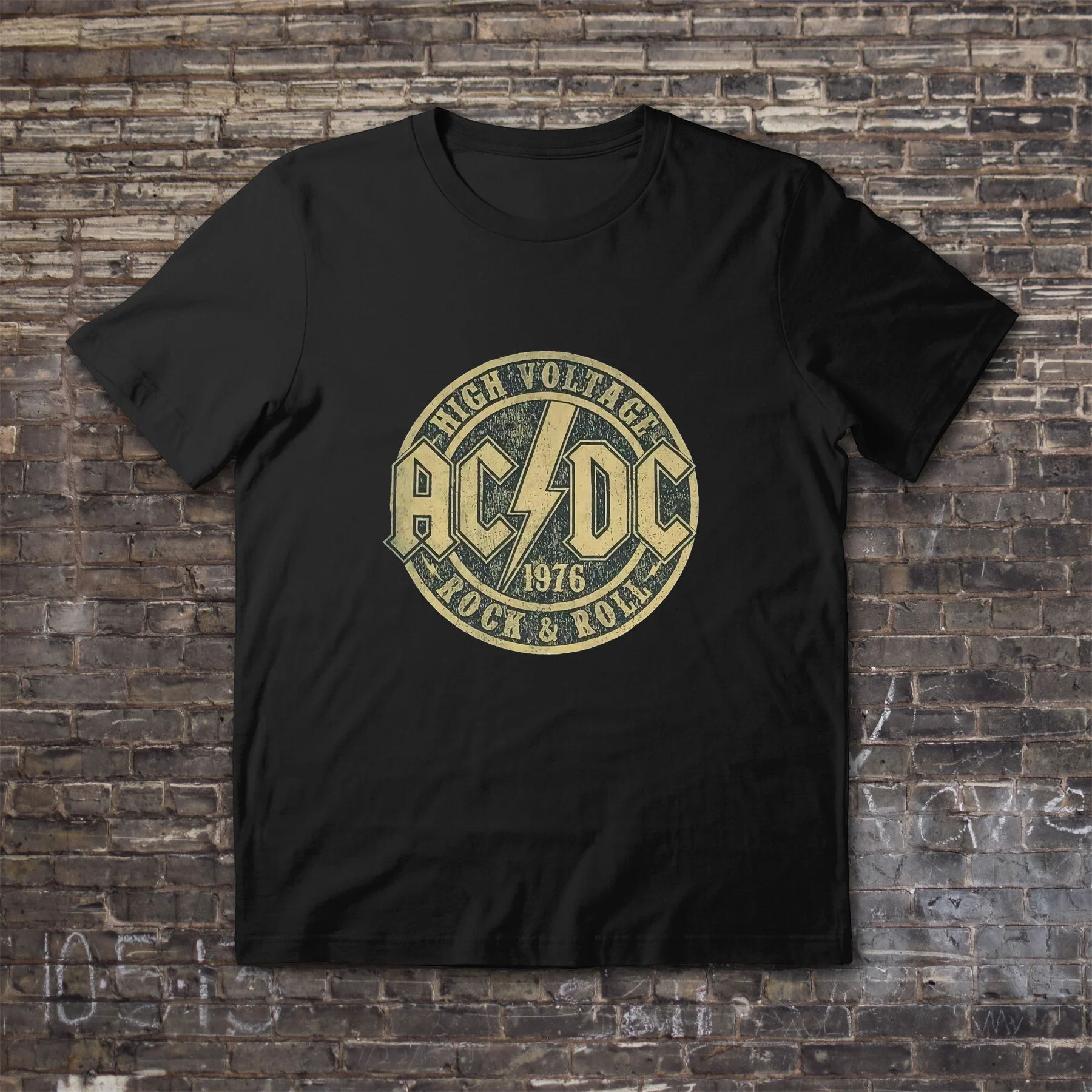 

Amazing Tees Male T Shirt Casual Oversized Essential Acdc High Voltage 1976 Rock and Roll Music Band T-shirt Men T-shirts S-3XL