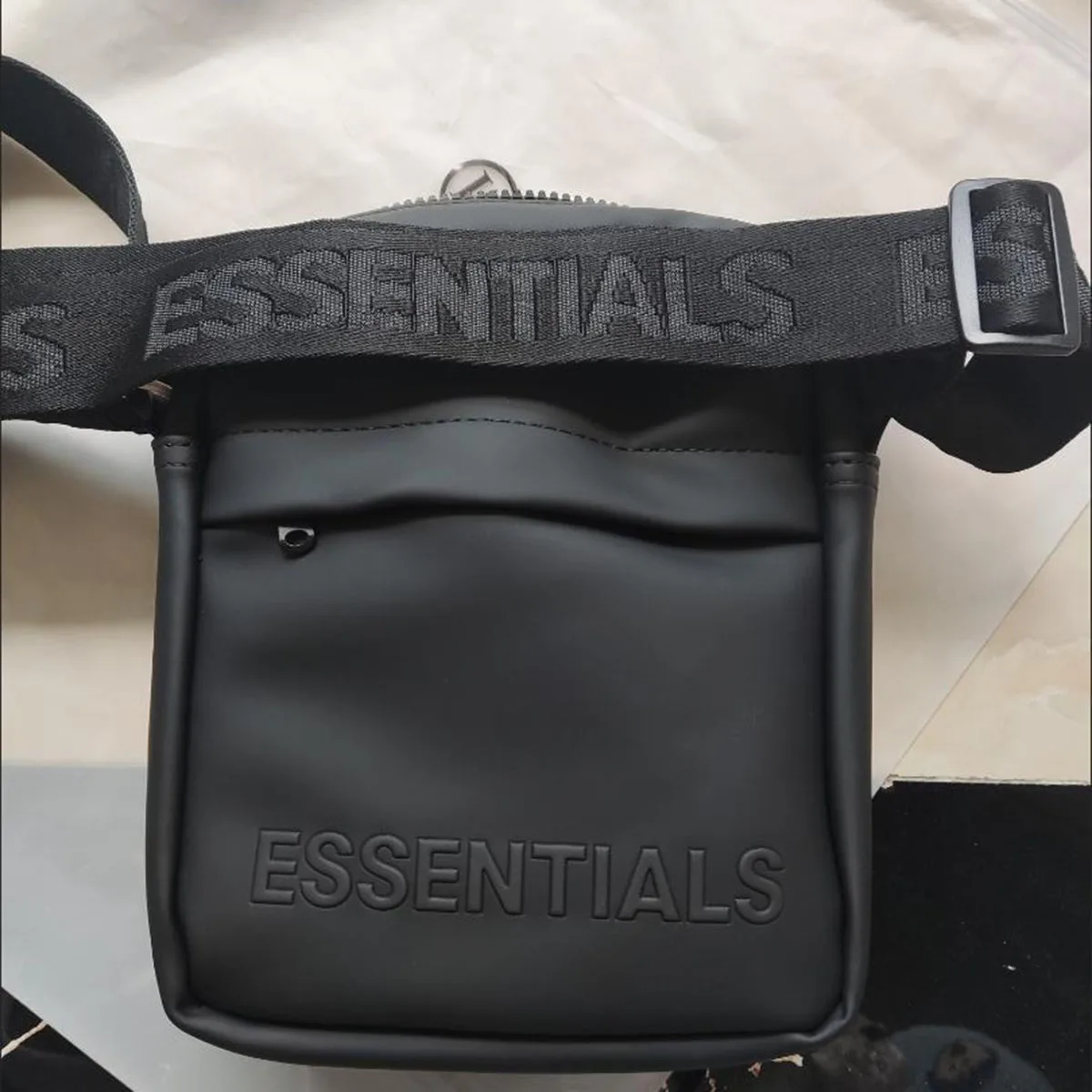 

ESSENTIALS Men's Messenger Bag Waterproof Travel Small Bag Europe America Coin Purse Casual Fashion Sports Mobile Phone Bag