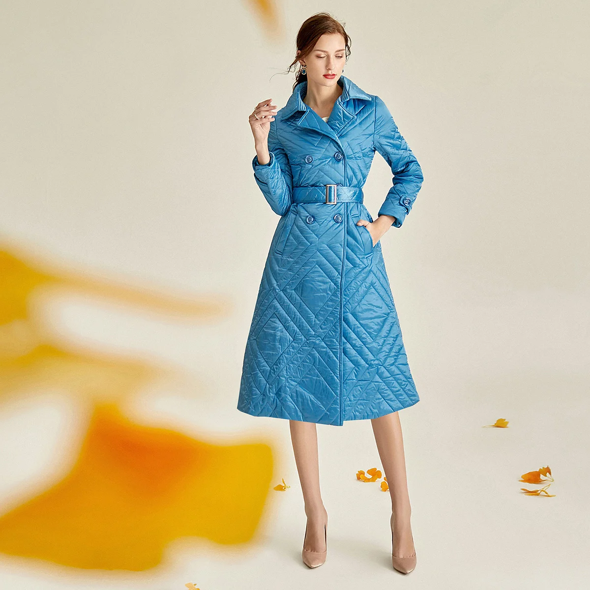 Зимние женские блестящие куртки 2023 года ультралегкое пуховое хлопковое пальто с