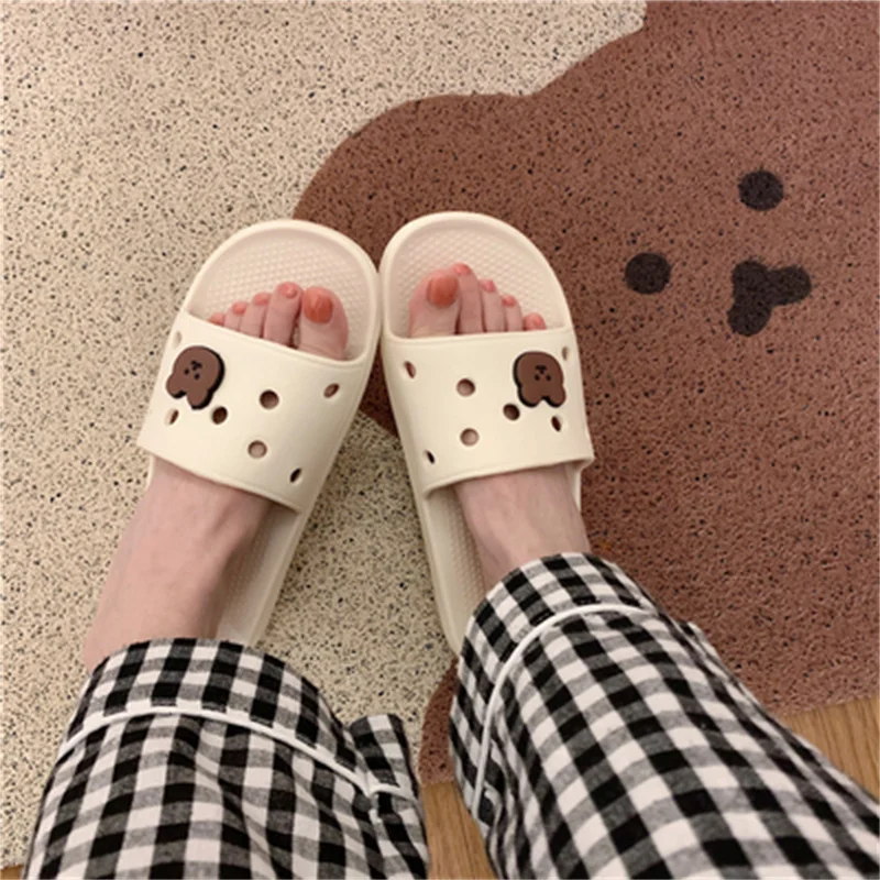 Summer Cute Lazy Garden Hole Shoes Women Student College Slides EVA Quality Grain Massage Slippers Lady Outdoors Beach Slippers