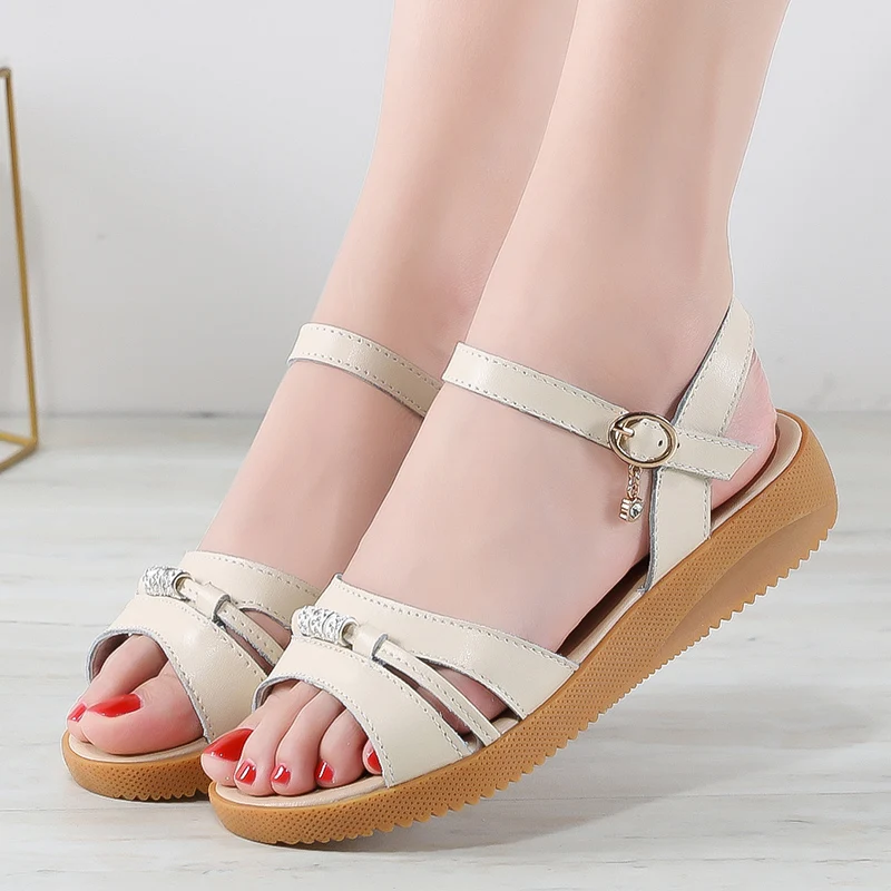 

2022 Solid Color Beef Tendon Bottom Sandals Women Summer Flat Bottom Low Heel Mother Beach Soft Bottom Comfortable Women's Shoes