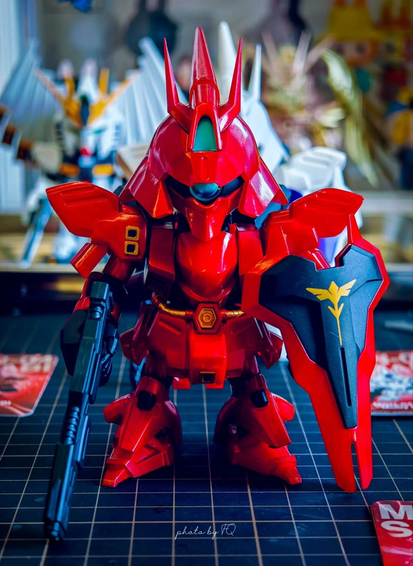 Фото В наличии Bandai Qmsvmini Sazabi Gundam глухая коробка Handheld Mobile Warrior Gundam Reverse Attack Xiaya Model Gift №3