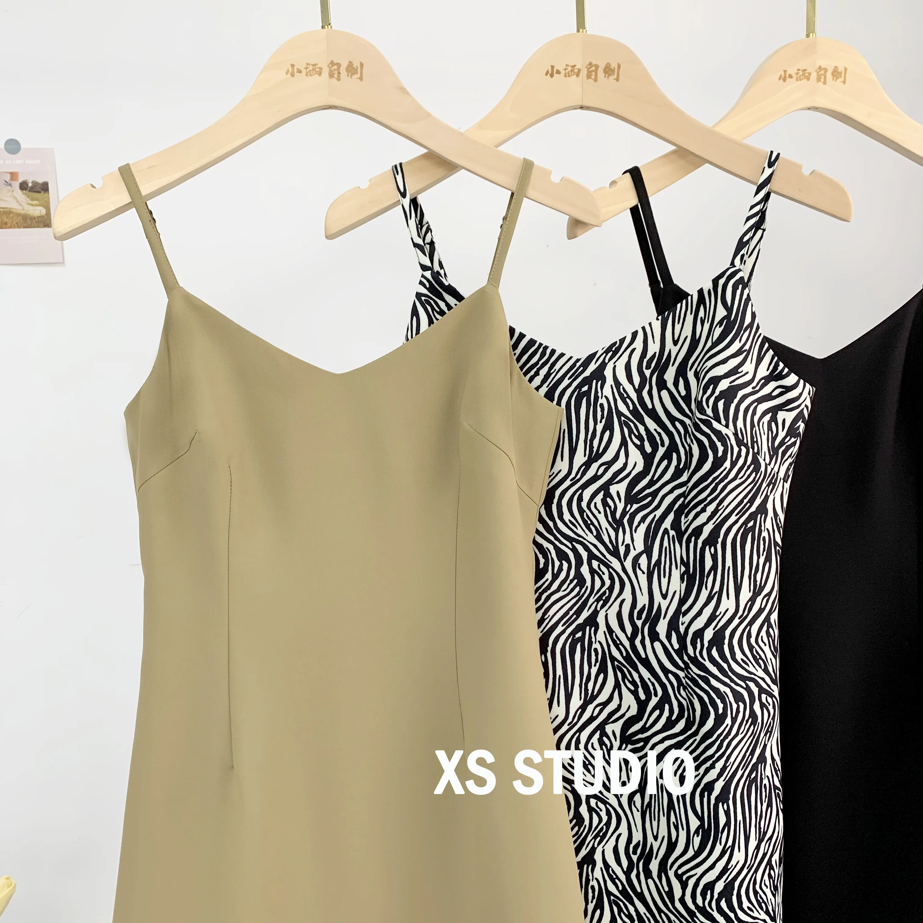 Sexy V-neck Sling French sle Suit Dress 2024 New Autumn Small Slim Temperament Waist Hugging Black