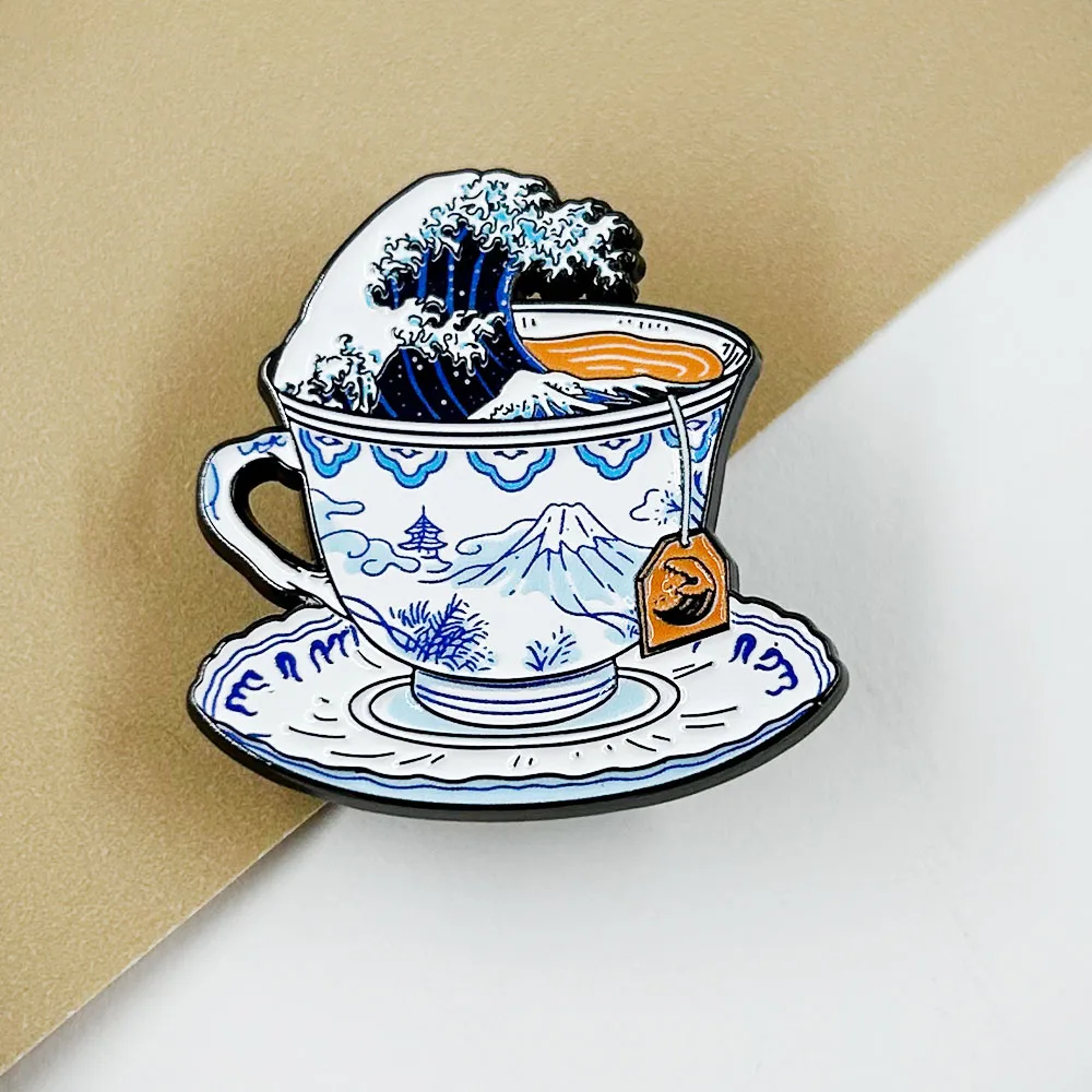 Фото Great Wave Off Kanagawa Mount Fuji Tea, эмалированная булавка, значок в чайной чашке, художественные ювелирные изделия, подарок для любителей коллекционирования №2