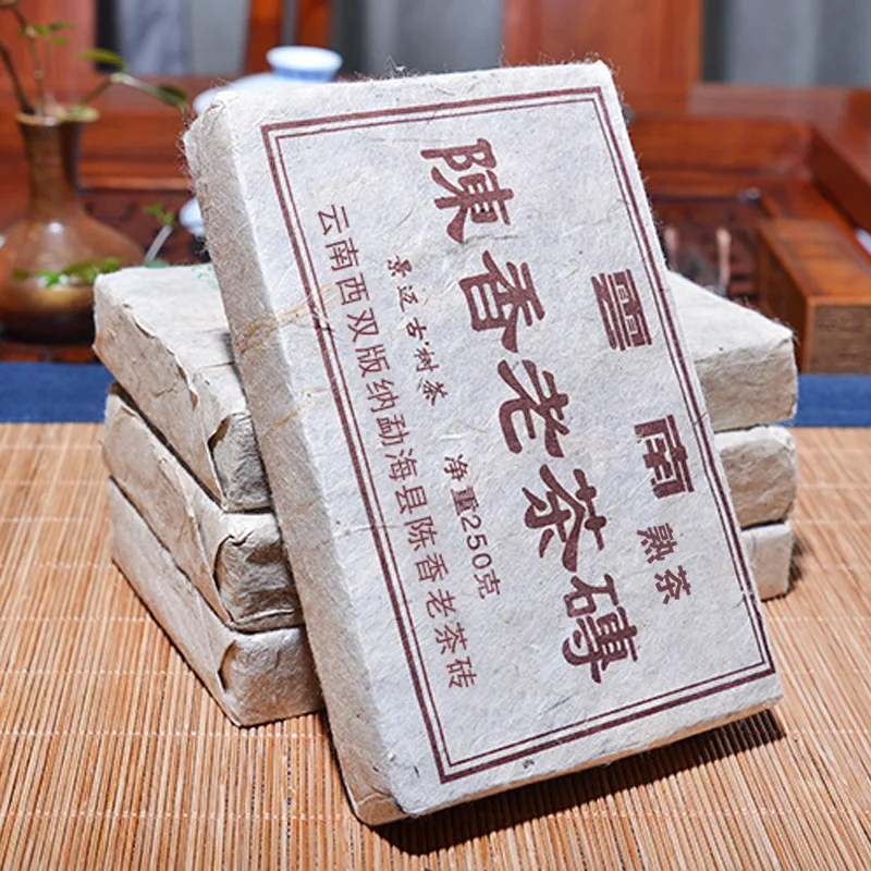 

Китайский чай 2012 года, Юньнань, старый созревший ПУ-травяной чай 250 г, китайский чай, забота о здоровье, чай пуэр, кирпич для похудения