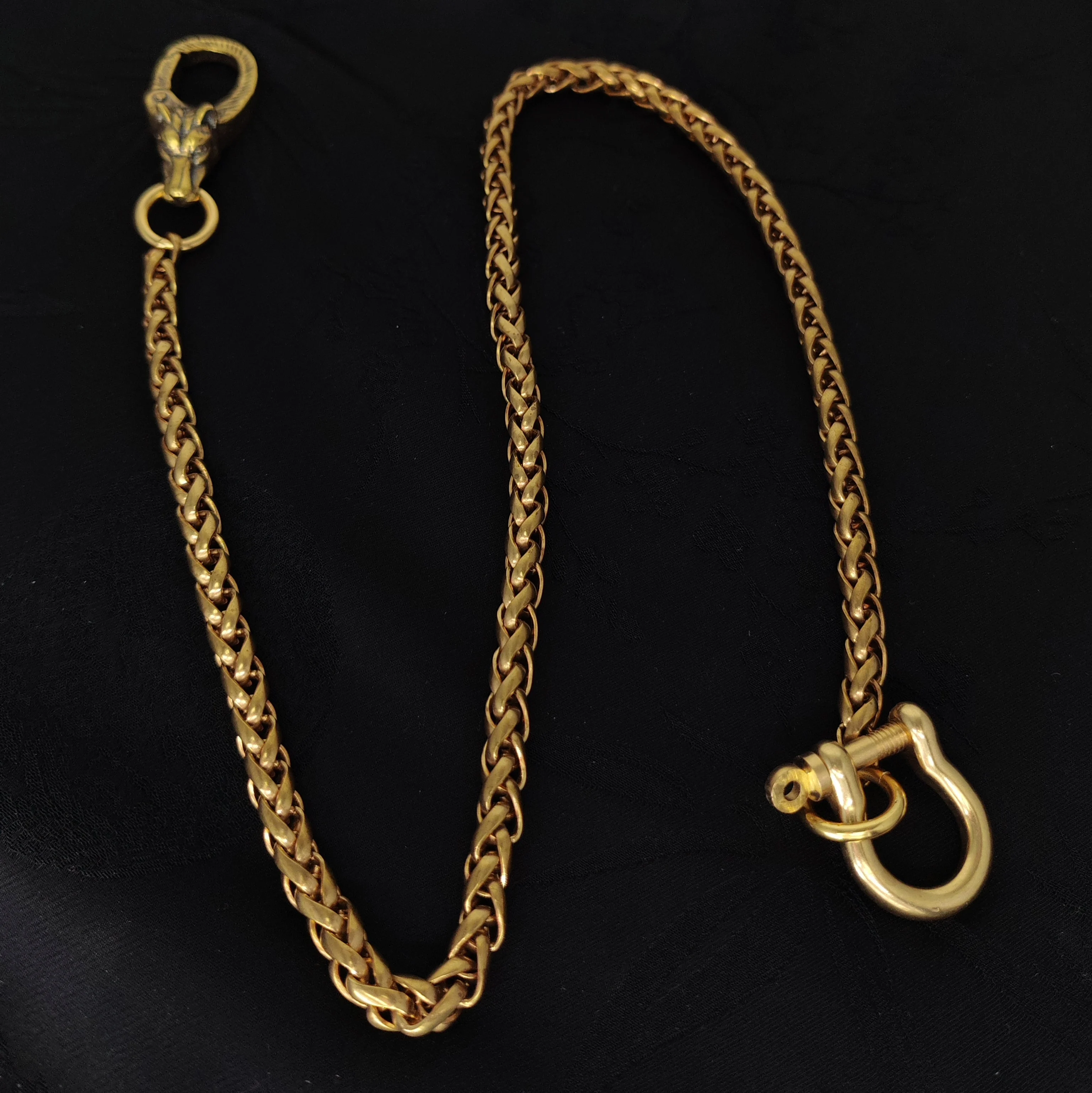 Брелок из латуни в виде змеи