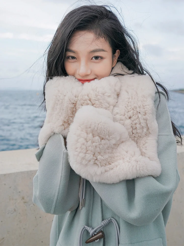 Рисунок 4 - Женский Зимний вязаный шарф с мехом