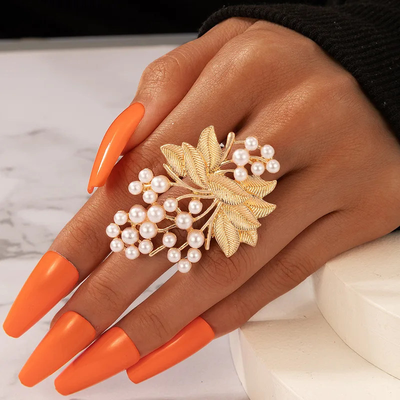 

The New 2022 Pearl Inlaid Grape Ring Geometry Irregular Single Ring