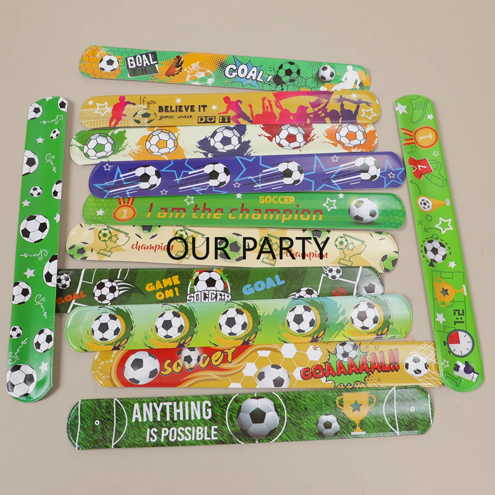 

Набор из 12 футбольных браслетов из пластика