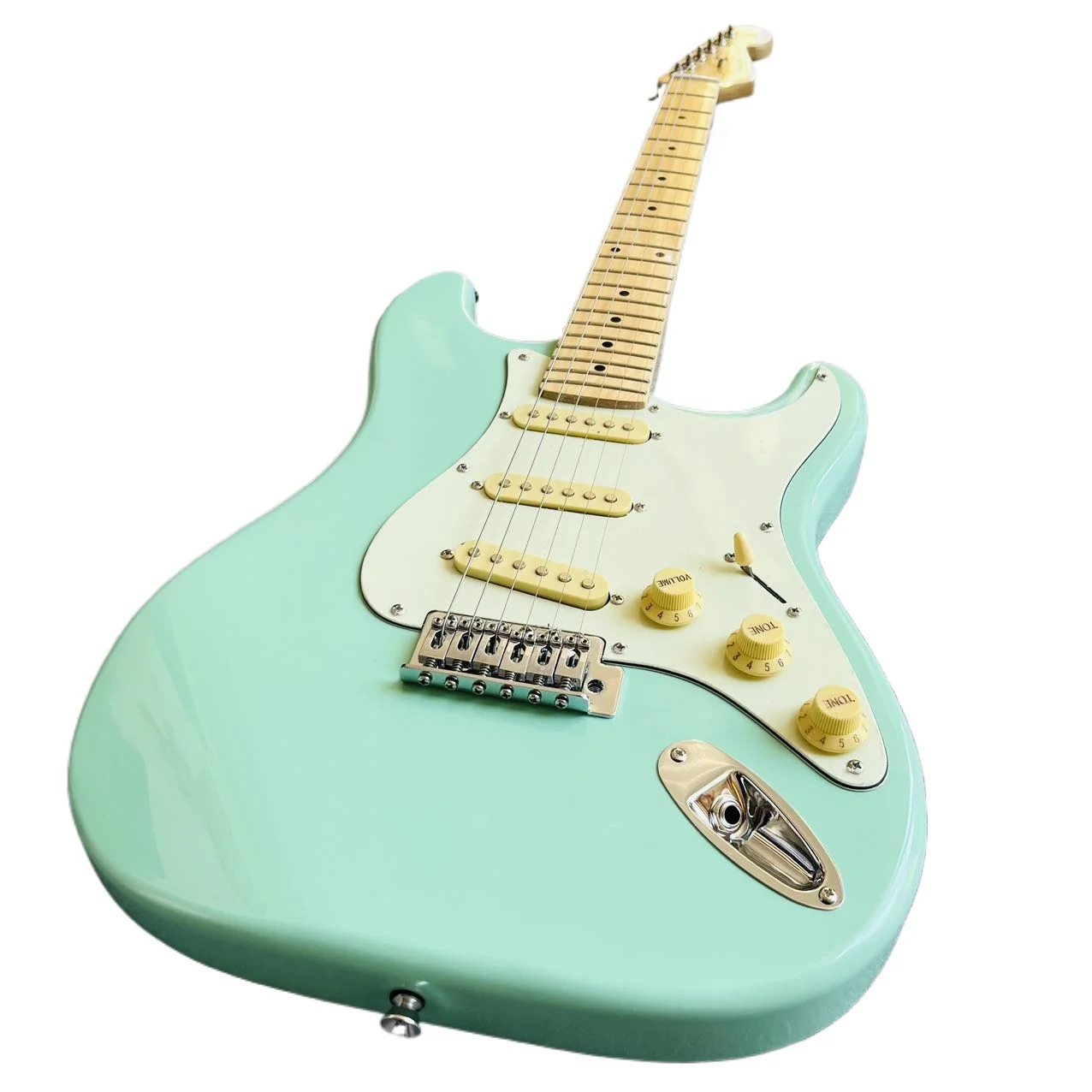 Электрогитара ST гриф из зеленого клена 6-струнный корпус в виде персикового