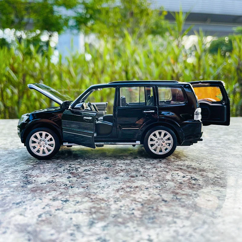ing Turbo MSZ w skali 1:32 Mitsubishi Pajero 4WD литая под давлением модель автомобиля