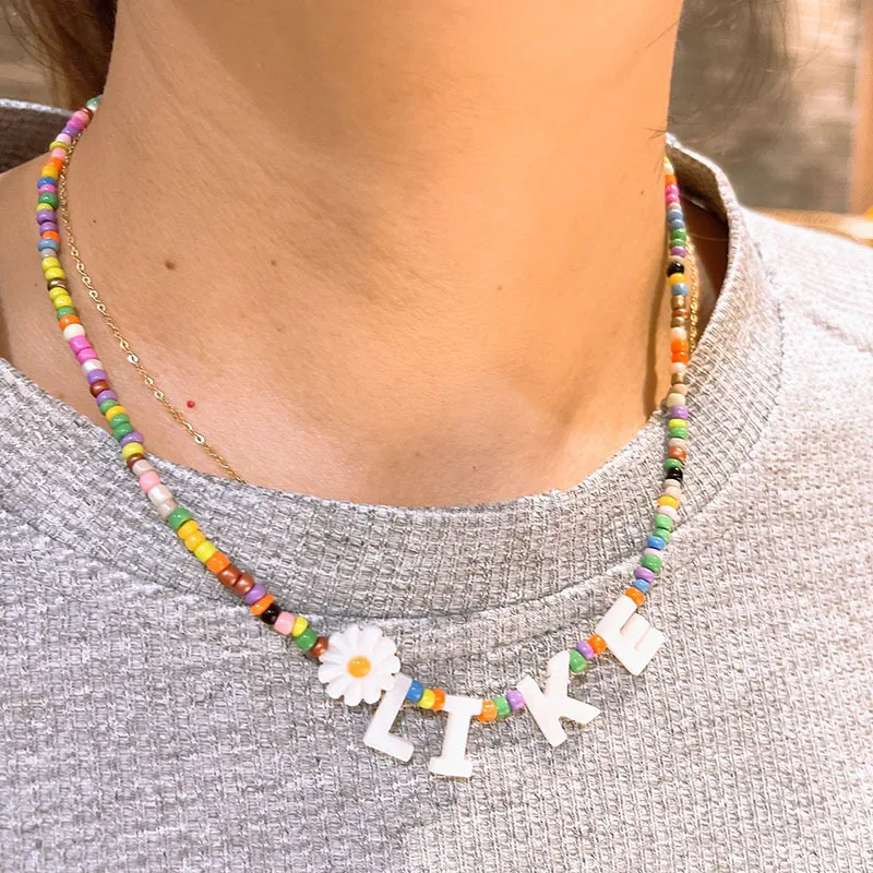 

2022 New Vintage Colorful Beaded Chain Shell Letter Pendant Necklace for Women 2022 Fashion Jewelry Gift