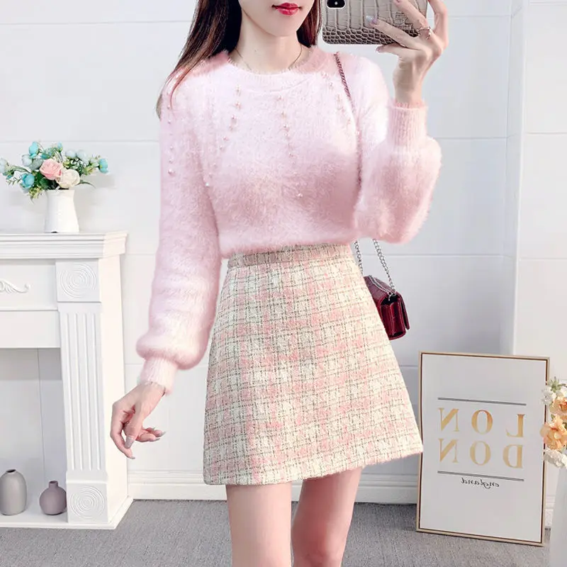

2022 Autumn Winter Women New 2 Piece Sets Female Imitation Mink Velvet Pullover Tops Ladies High Waist Plaid Skirts Suits Q372