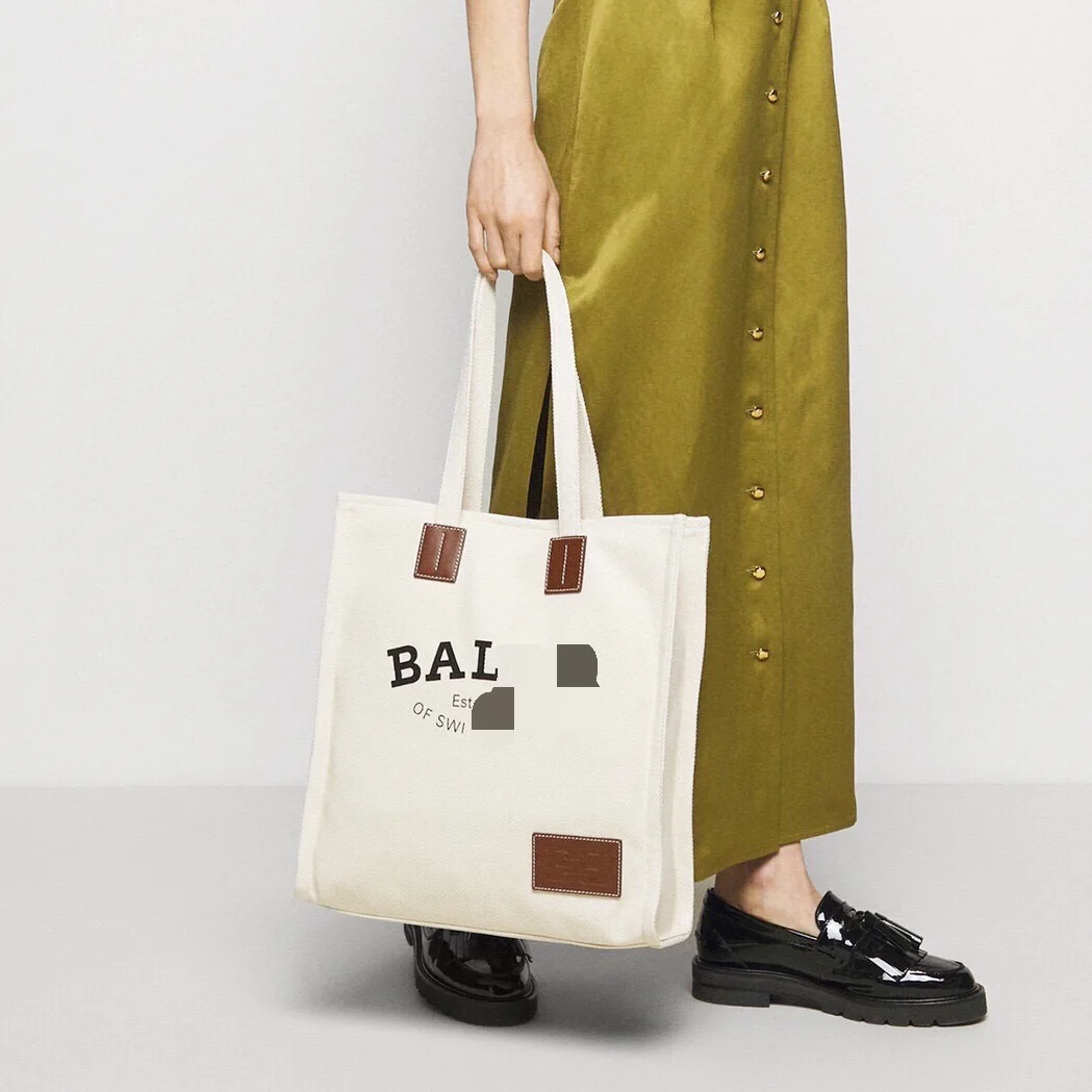 

2022 Fashion Designer New Women's Bag High Capacity Tote Bag
