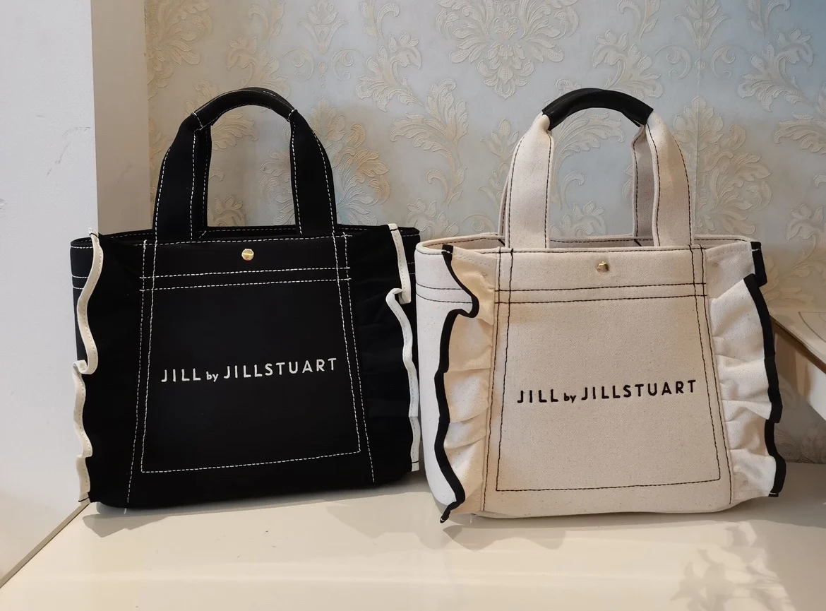 Рисунок 2 - Милый японский женский тоут с оборками