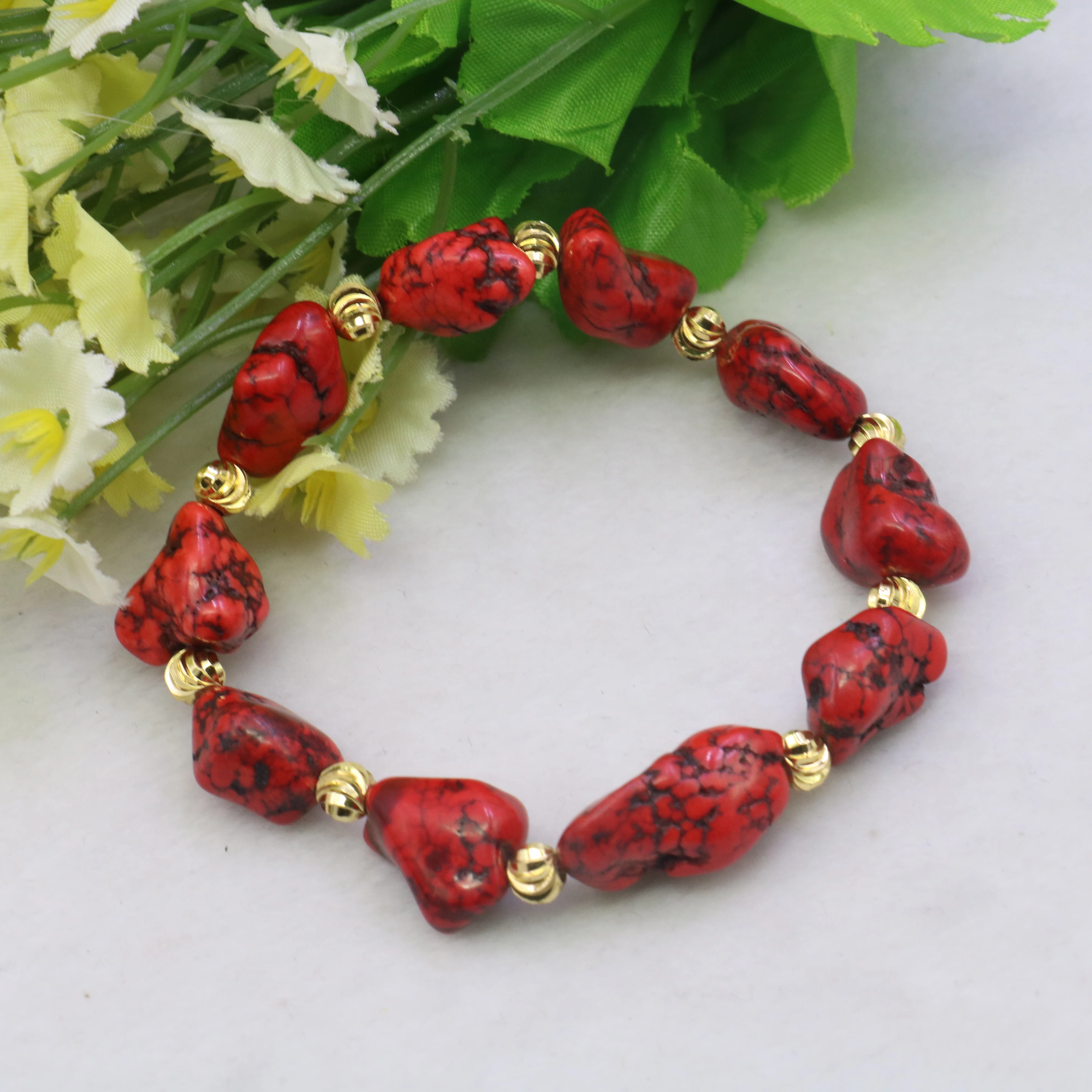 

8-14mm Red Irregular Natural Turkey Turquoise Stone & Goldcolor Alloy Metal Beads Bracelet Elastic Girls Jewelry Making Design