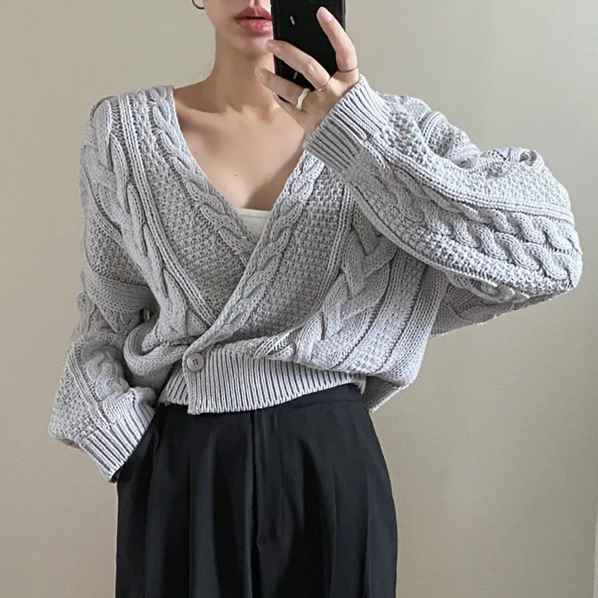 

Fashion hemp pattern long-sleeved V-neck knitted cardigan 2022 spring new Korean one button slanted sweater women top coat