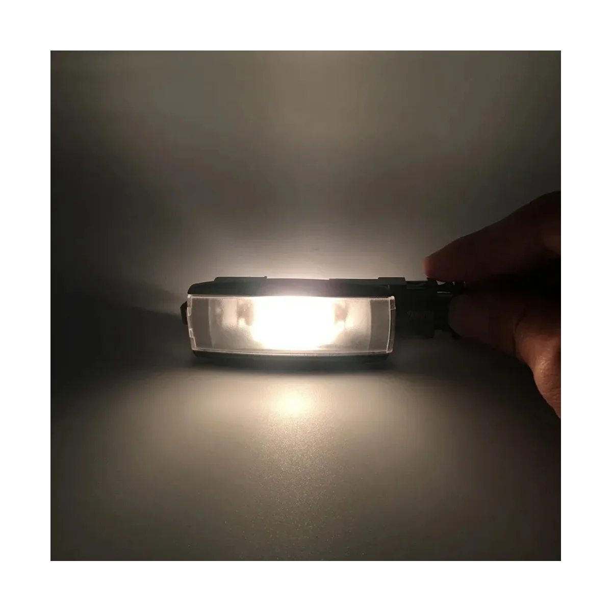 Купольная лампа для чтения 1 шт. VW Passat B6 B7 CC Golf 5 MK6 MK7 Tiguan Polo внутреннее освещение