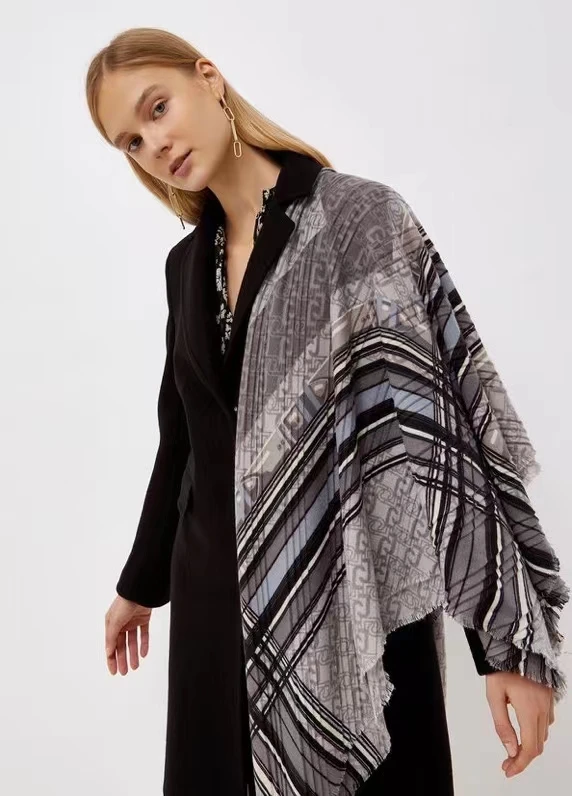 

Liu Jo New trend leisure large square shawl dual use three-colour