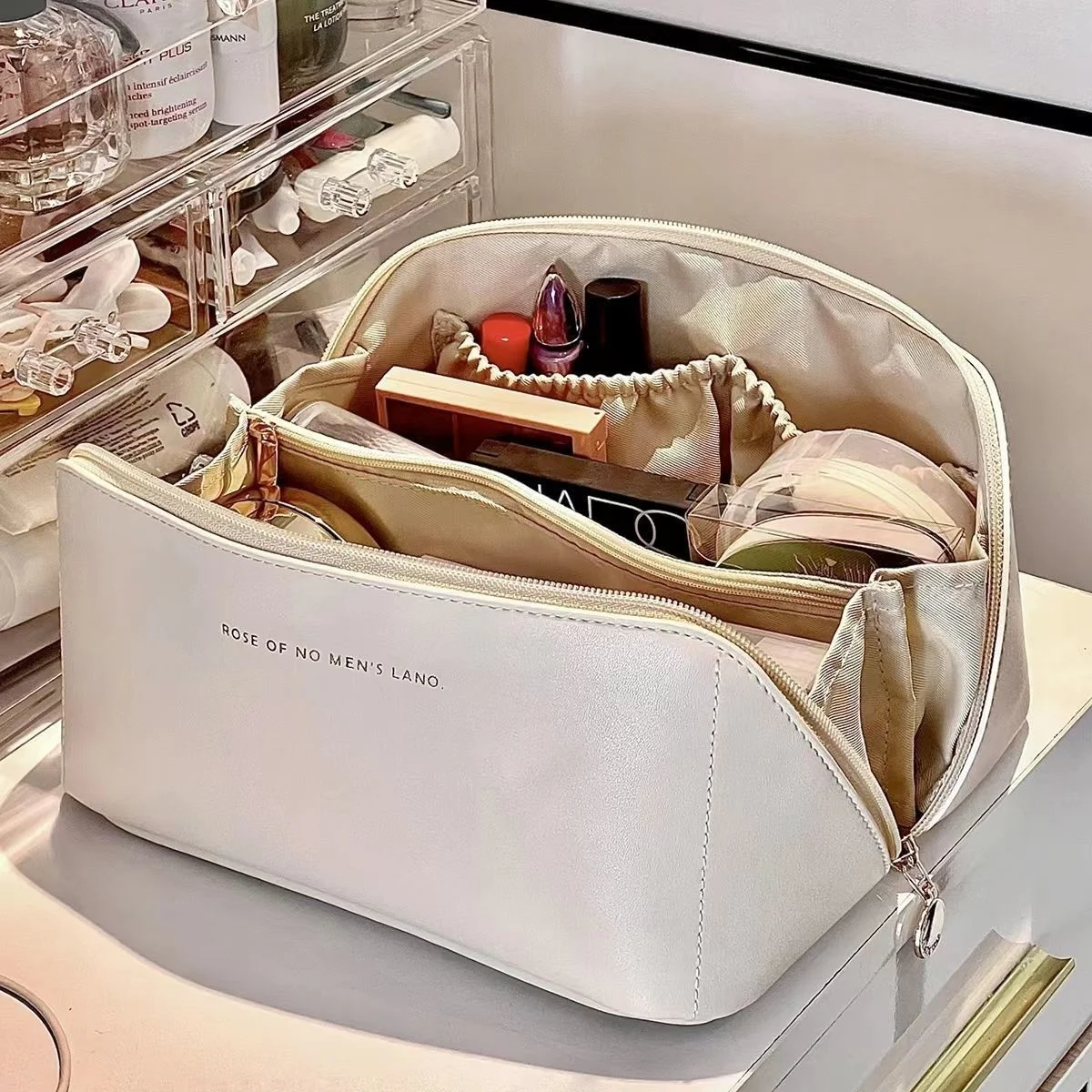 

Large Pu Leather Travel Cosmetic Bag for Women Cosmetic Organizer High-capacity Makeup Bag Storage Pouch For Female Makeup Box
