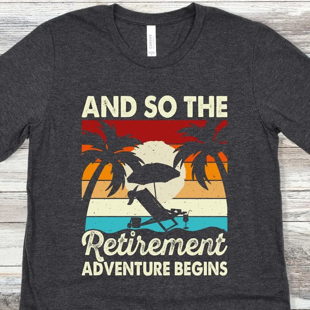 Футболка с надписью Приключения на пенсию для отдыха