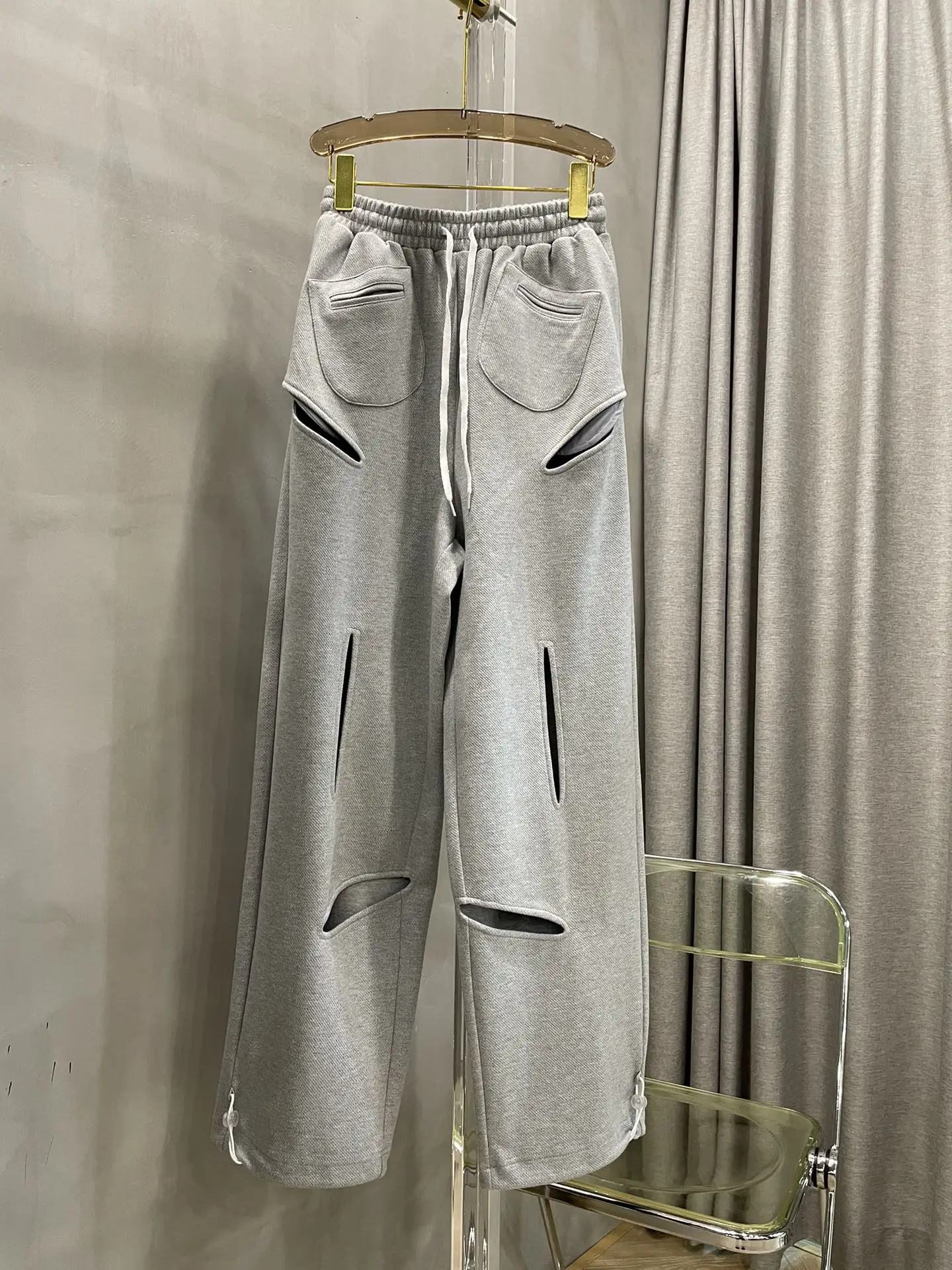 

2023 autumn new thin sweatshirt structure cut opening black gray two colors