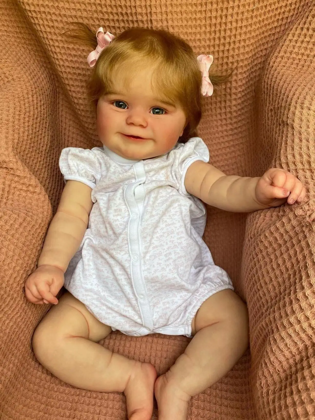 Силиконовая кукла-младенец с тканевым телом 60 см