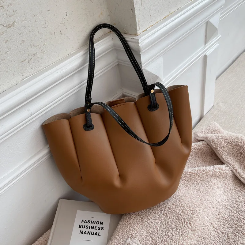 

Женская вместительная сумка на одно плечо, осенне-зимняя сумка для отдыха, новинка 2023, модная мягкая большая сумка из искусственной кожи, простая сумка-тоут для поездок