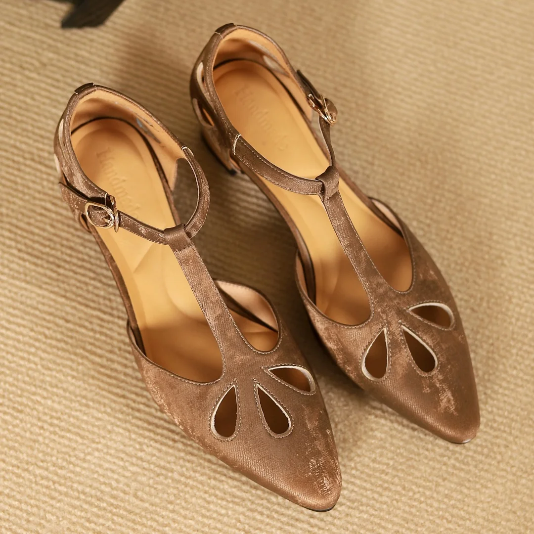 Женские босоножки из натуральной кожи с Т-образным ремешком и острым носком