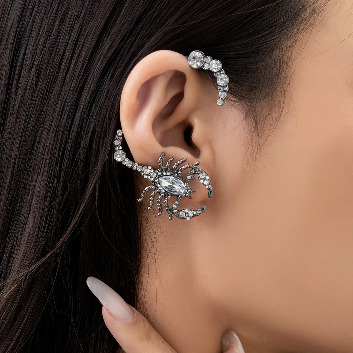 Серьги-подвески ZA со стразами