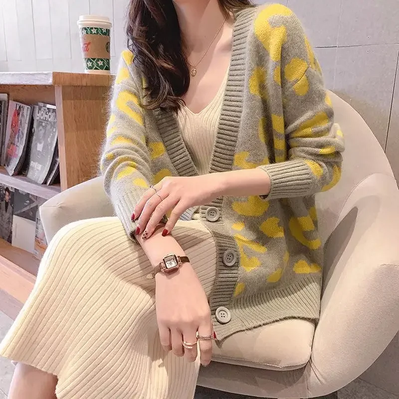 

Knitted Top for Women Yellow Cardigan Ladies Sweaters V-neck Graphic Free Shipping Offers Cold Winter Y2k Vintage 2023 Warm 90s