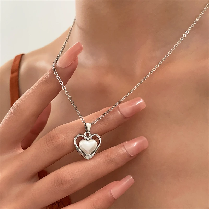 

Independent Pearl Hollow Connecting Heart Neck Chain Collar Silver Color Necklace Charms Women Girl Lover Aesthetic Jewelry Gift