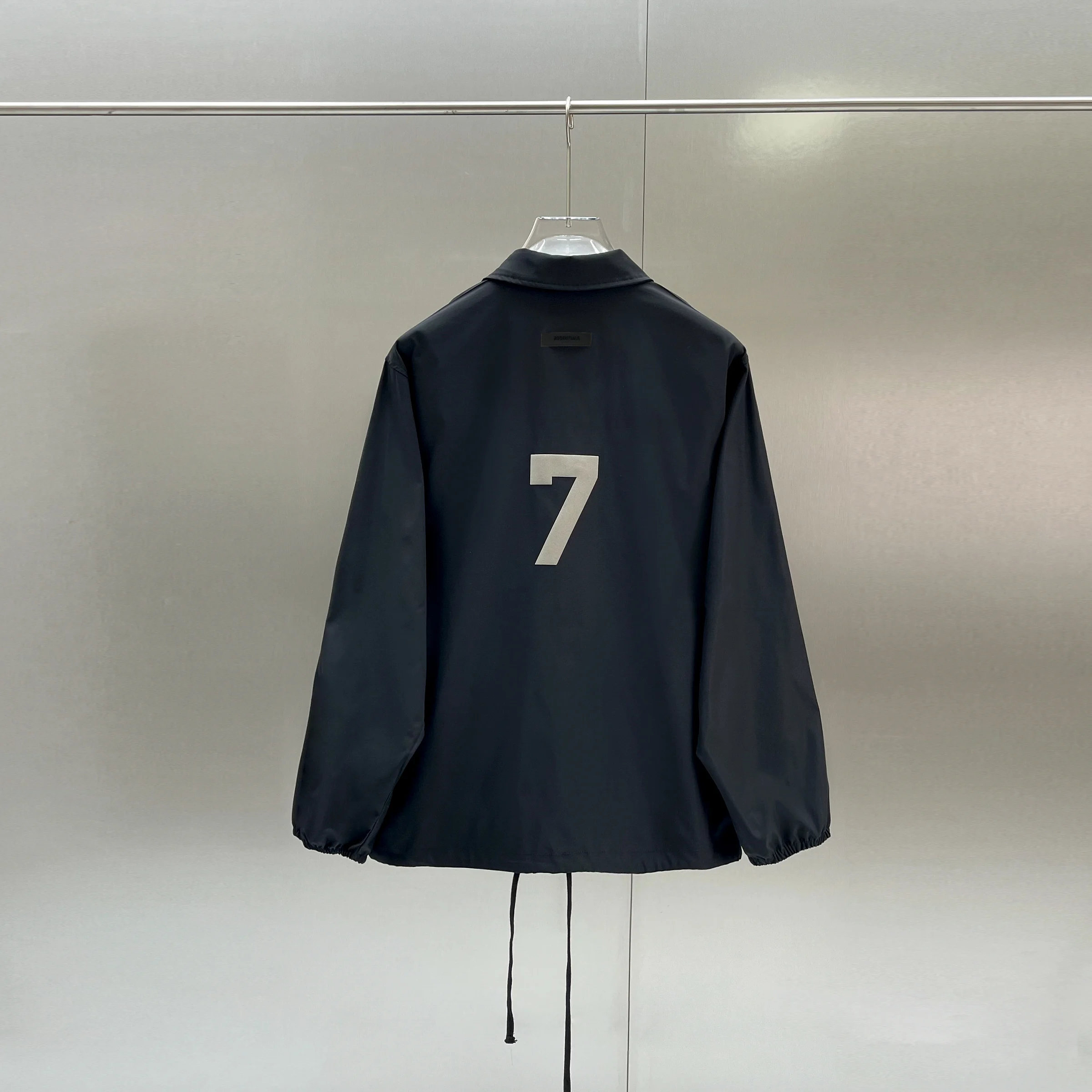 Рисунок 5 - Куртка унисекс оверсайз из нейлона