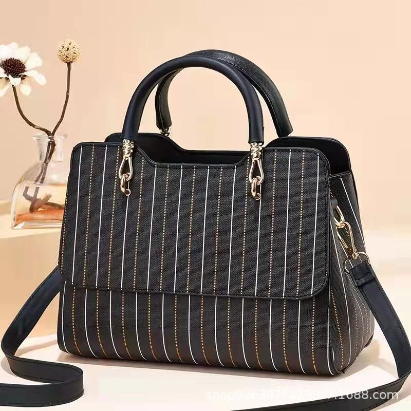 

Весенне-летние простые клетчатые универсальные сетчатые красные лоскуты в западном стиле с одним плечом и косыми лямками большой вместимости