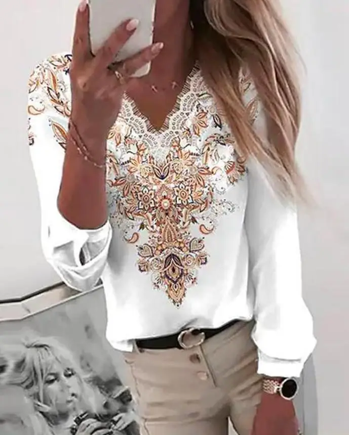 

Топ женский с длинным рукавом и V-образным вырезом