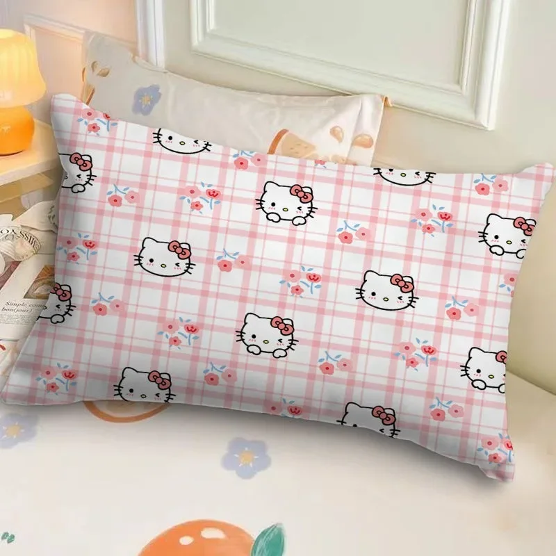 

Декоративная наволочка MINISO Куromi полиэстер велюр