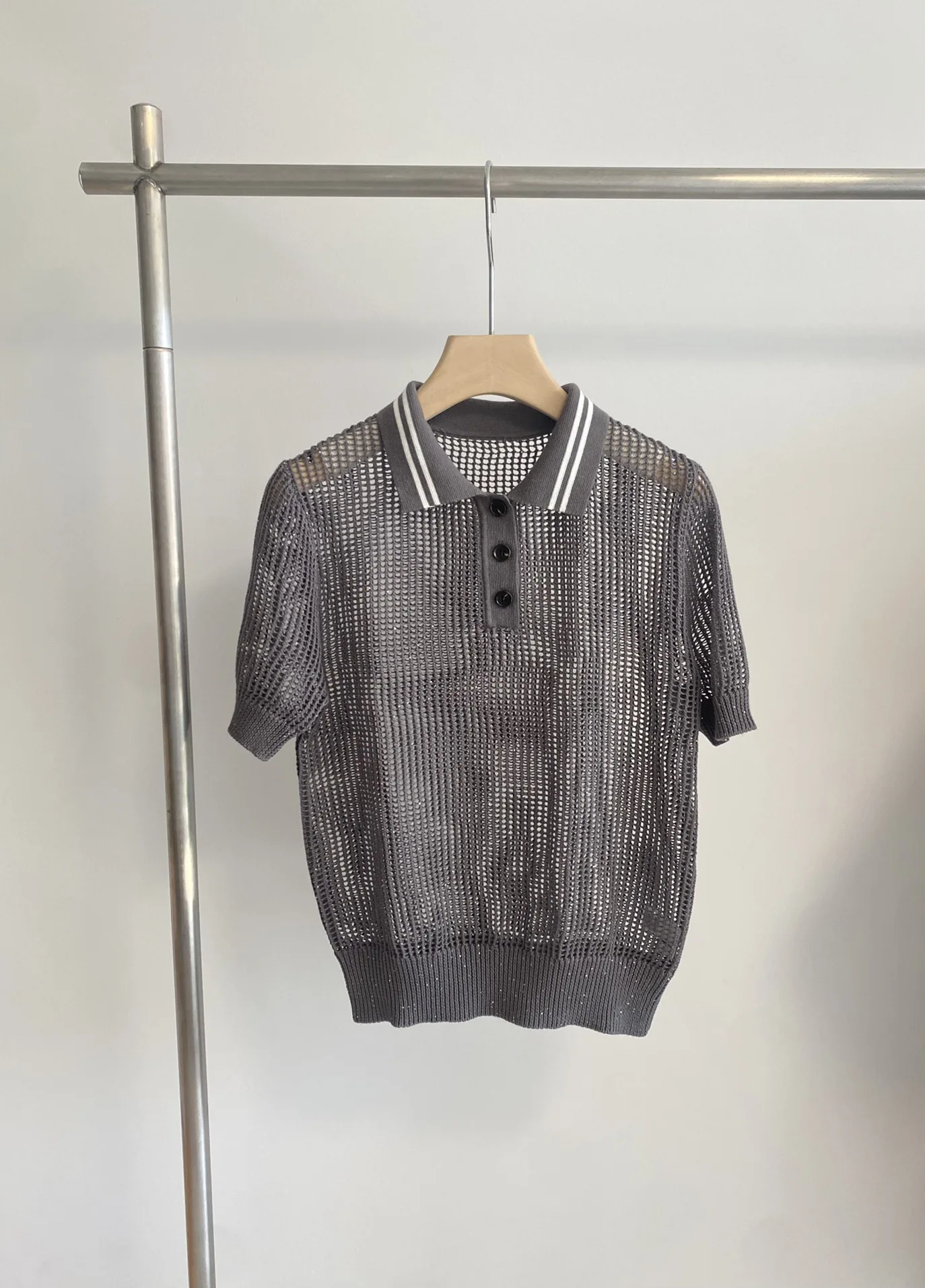 Рисунок 3 - Женский льняной Топ с воротником-Поло