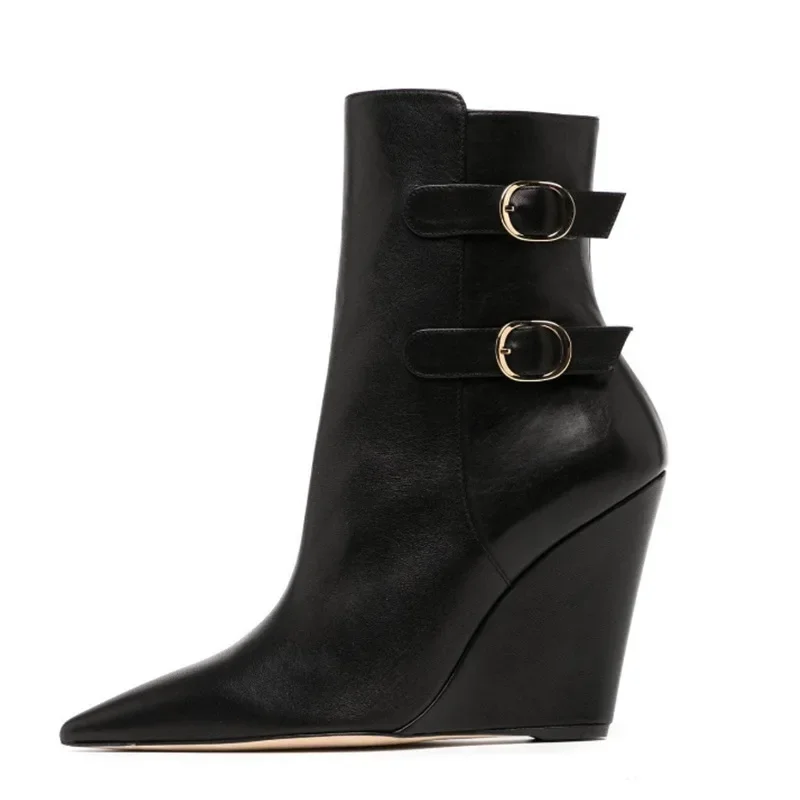 Ботильоны на танкетке с острым носком замшевые черные очень высоком каблуке для