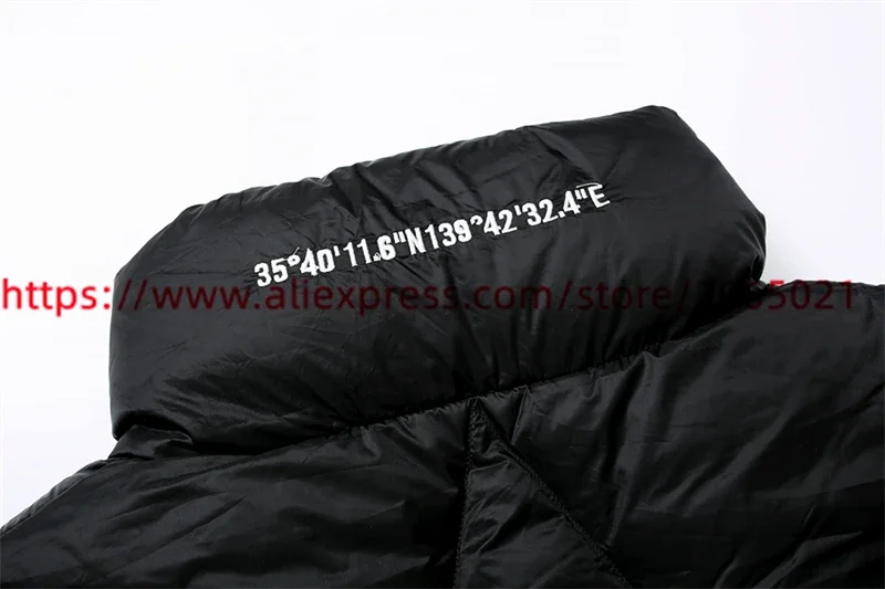 Пуховик безрукавный с вышитым логотипом для мужчин и женщин