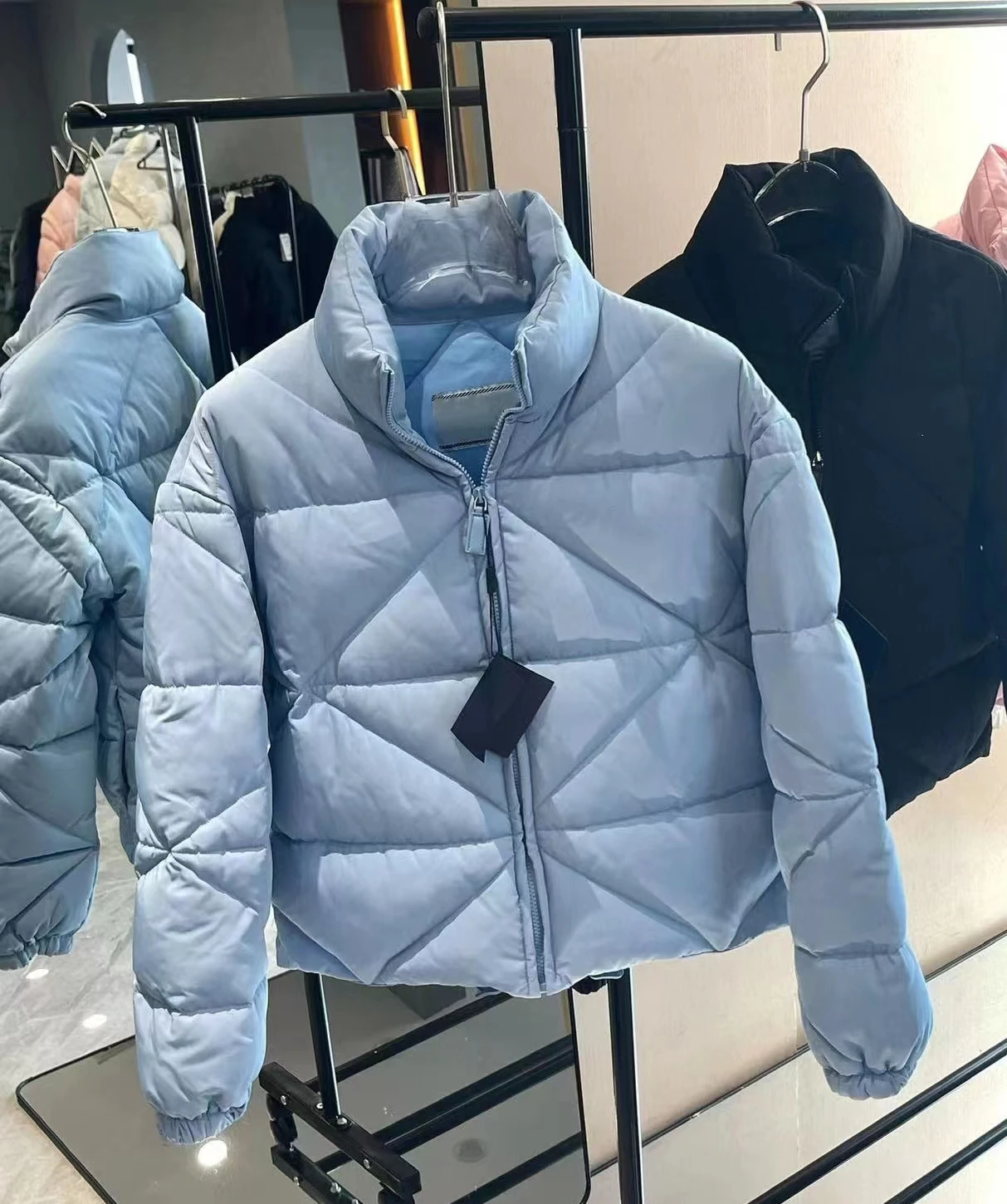 

Новая женская короткая пуховая куртка