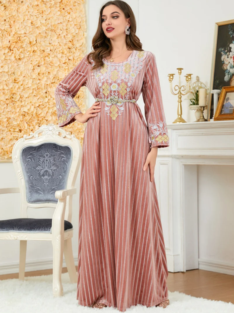 Winter Velvet Thicken Muslim Dress Women Abaya Embroidery Morocco Party Dress Abayas Lace-up Kaftan Islam Turkey 2022 Long Robe