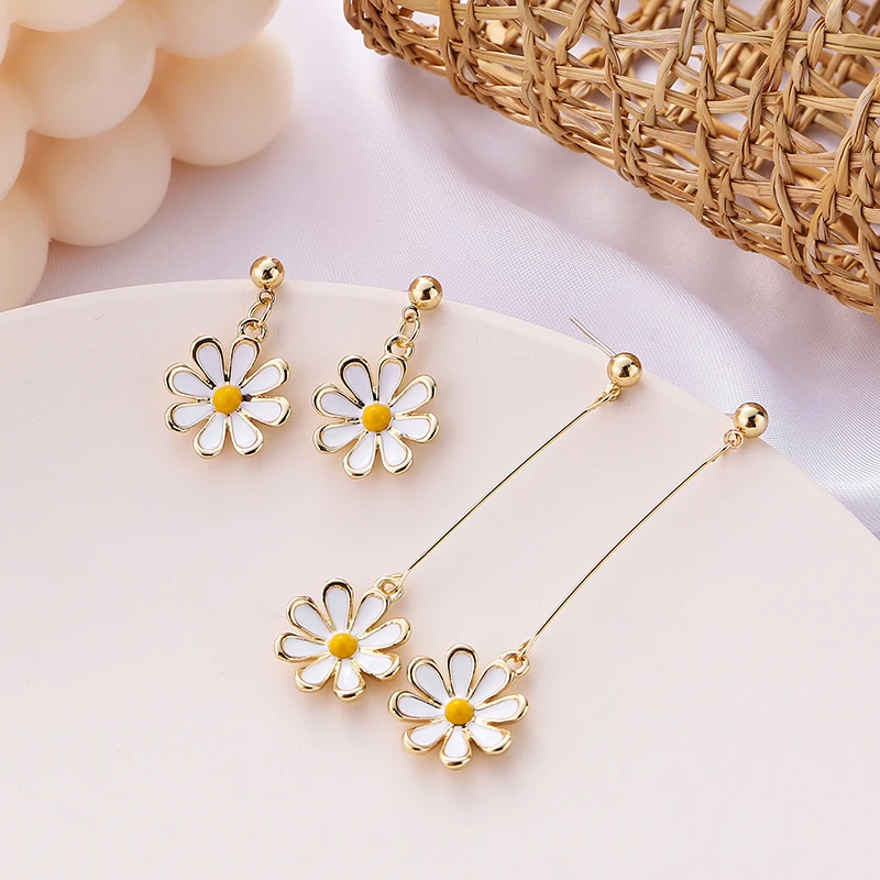 

Small Daisy Earrings for Women New Eardrops Fake Clip on Earrings No Pierced Non Piercing Ear Fashion Jewelry Gifts S925 Needle