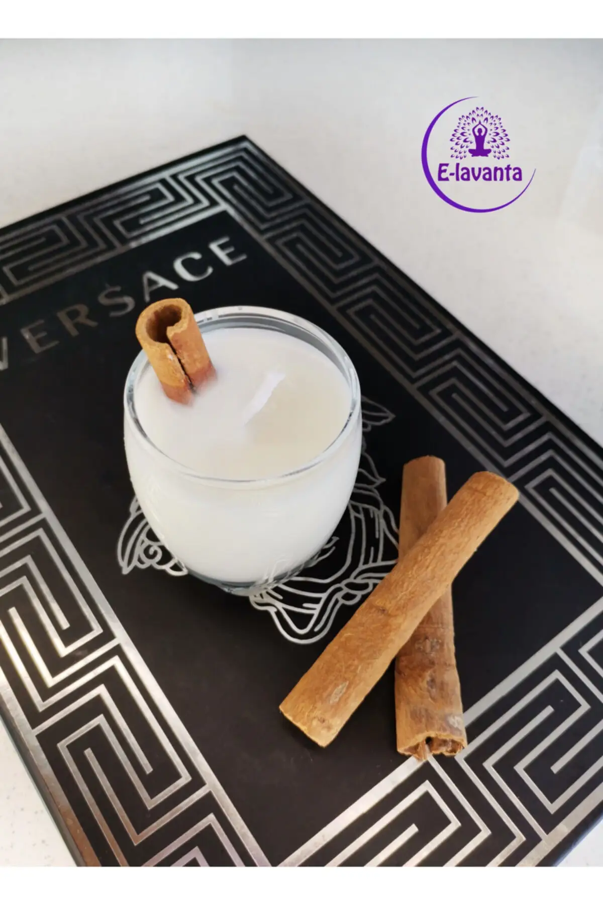 

Glass/100 Natural Soy Cinnamon Sticks Fragrant White Candle 6*8 Cm