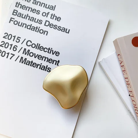 Luxury Irregular Silver Gold Metal Universal Phone Holder Bracket Griptok For iPhone 14 Pro Grip Tok Folding Finger Stand Socket