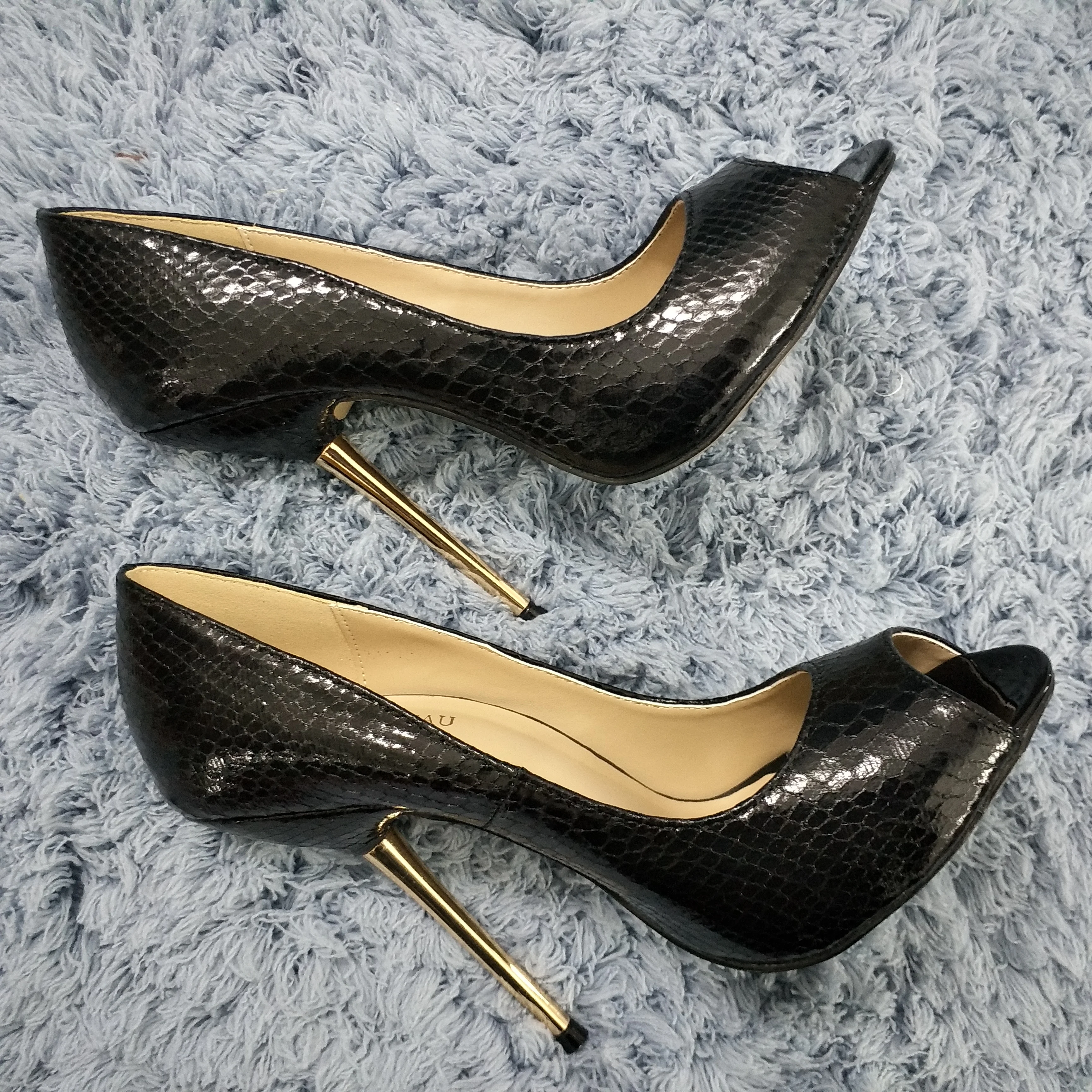 Туфли-лодочки женские на высоком каблуке-шпильке со змеиным принтом |